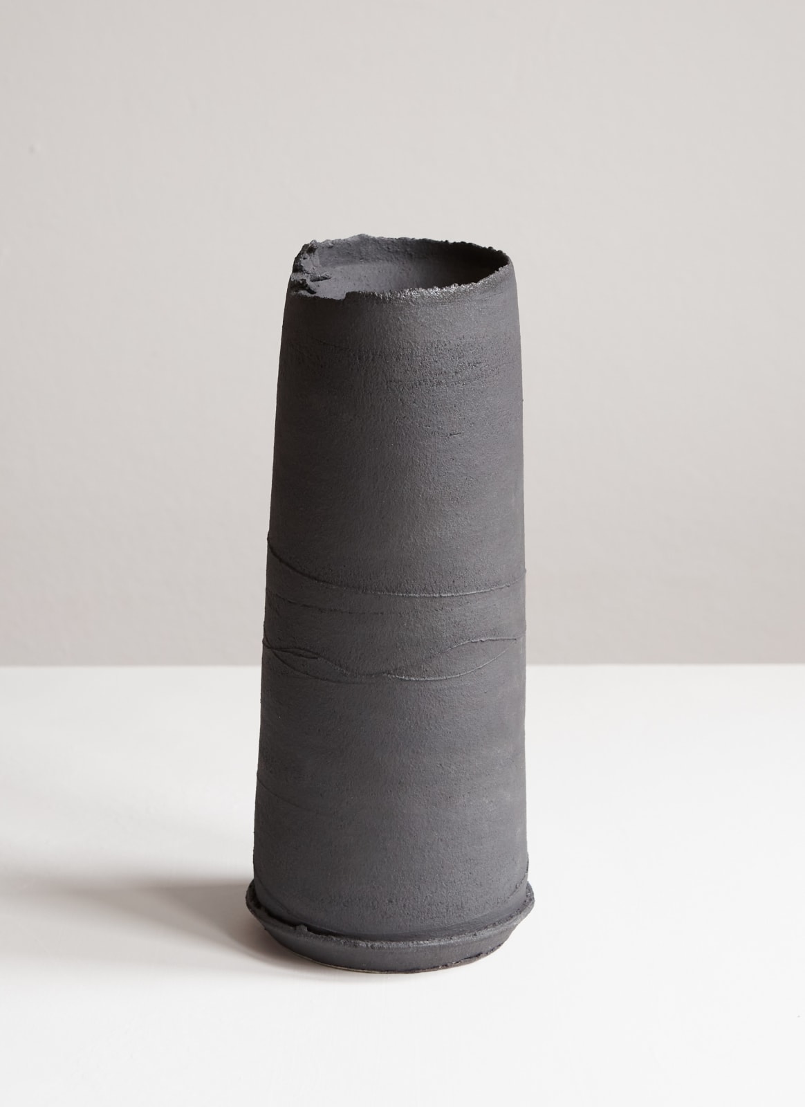 Dan Kelly, Medium Pot, 2021