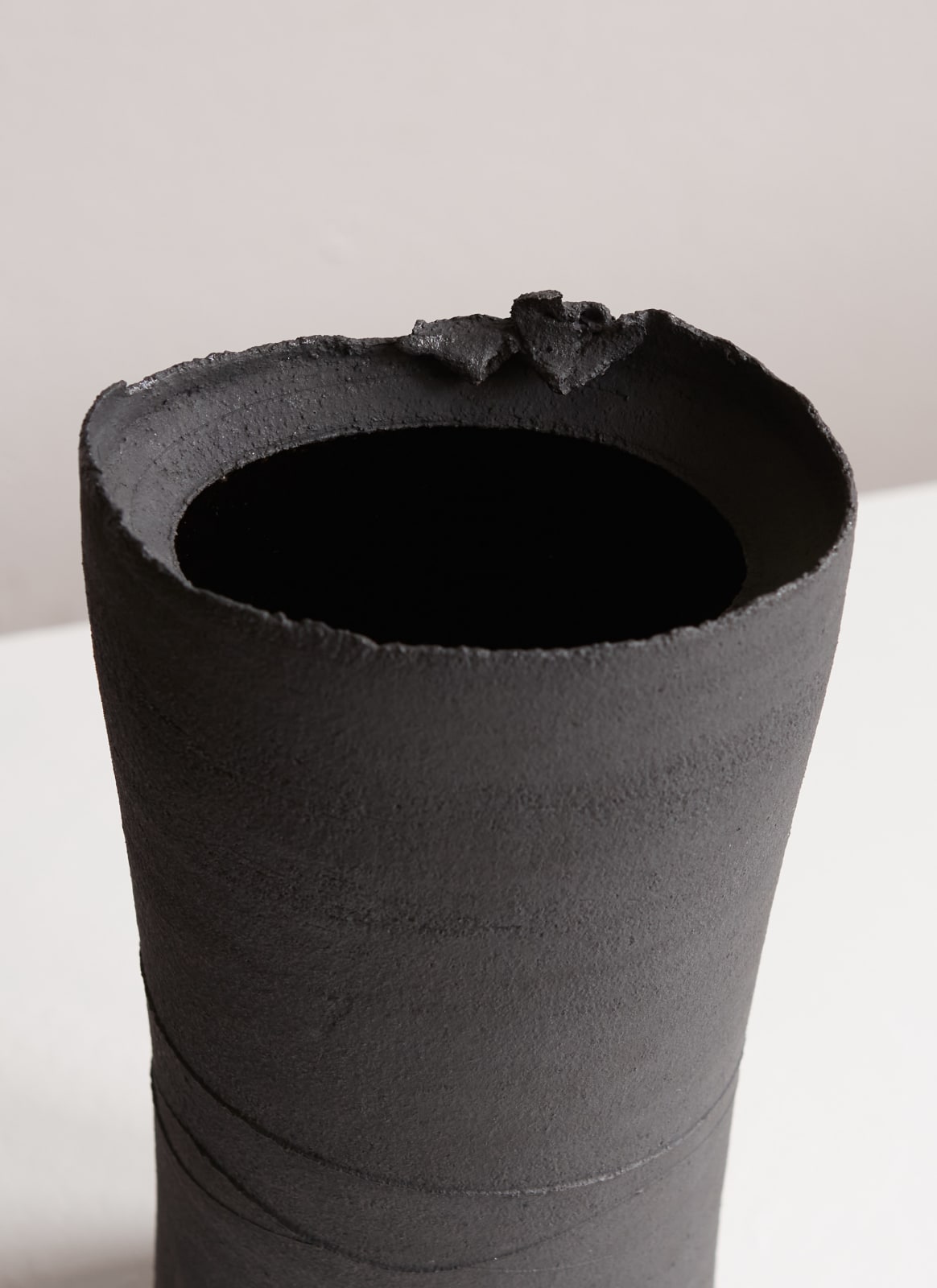 Dan Kelly, Medium Pot, 2021