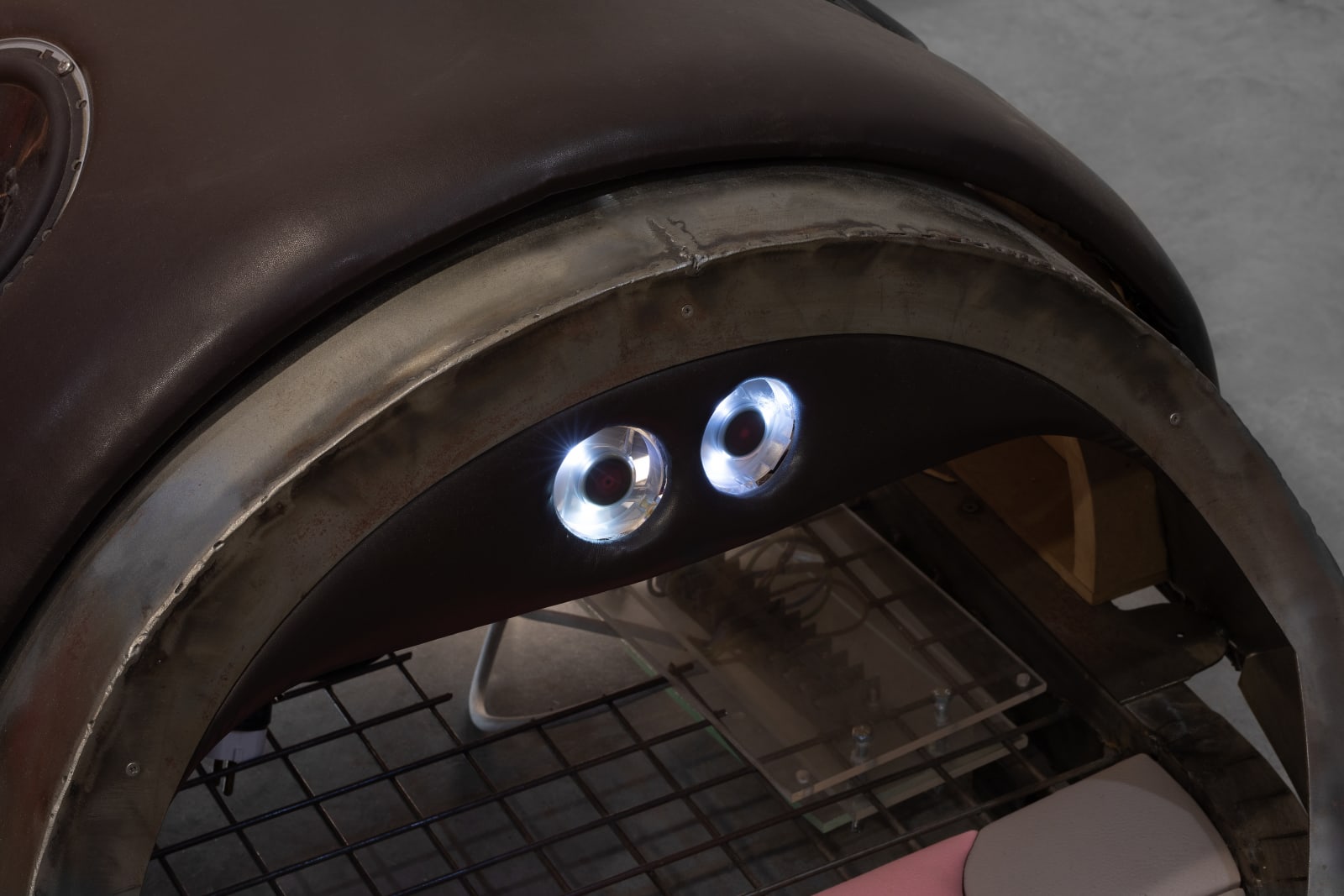 Neïl Beloufa, Tuny, 2017