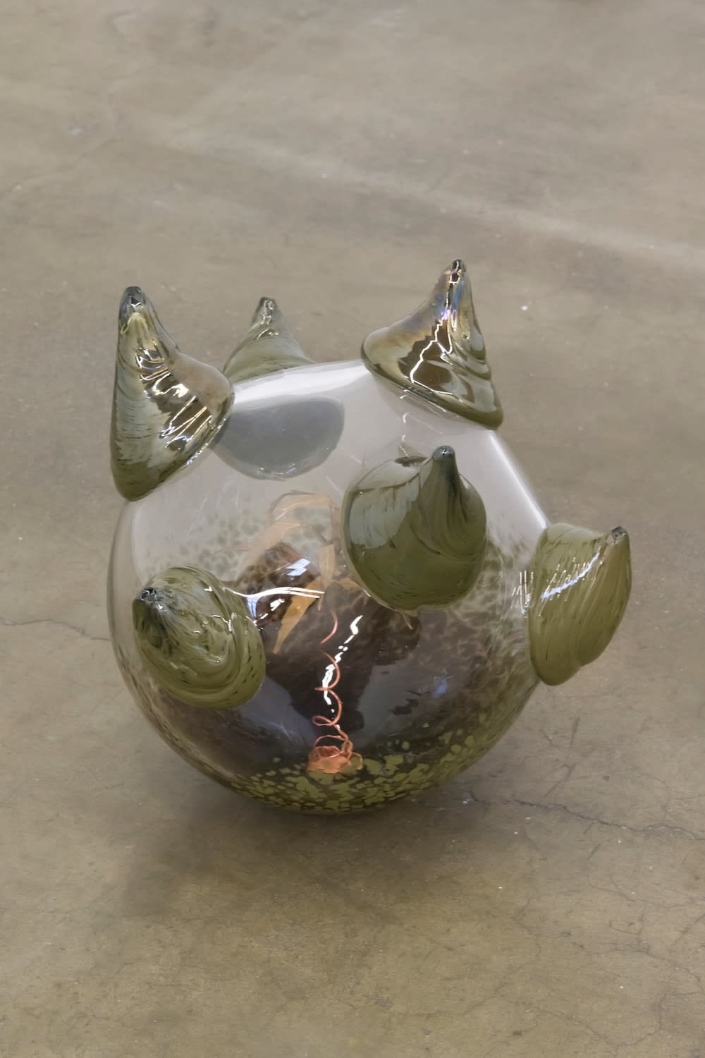 Kelly Akashi, Be Me (Guarded Weed), 2018