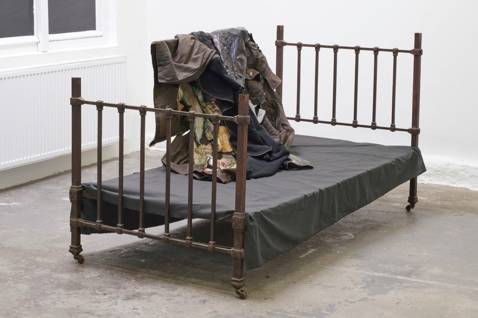 Ali Eyal, Where do the walls of the museum go when they are forgotten? And, 2021