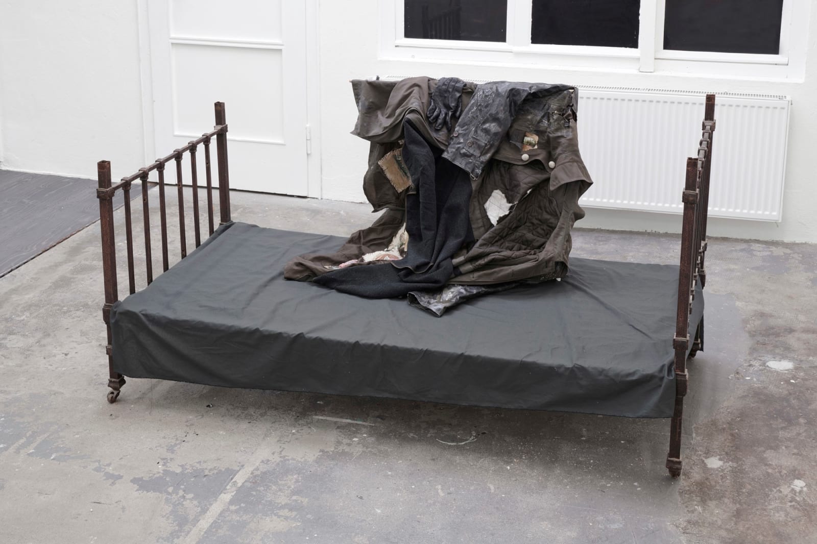 Ali Eyal, Where do the walls of the museum go when they are forgotten? And, 2021