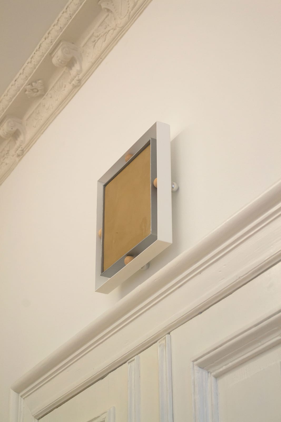 Jesse Stecklow, Glue Trap for Non-Living Things, 2019