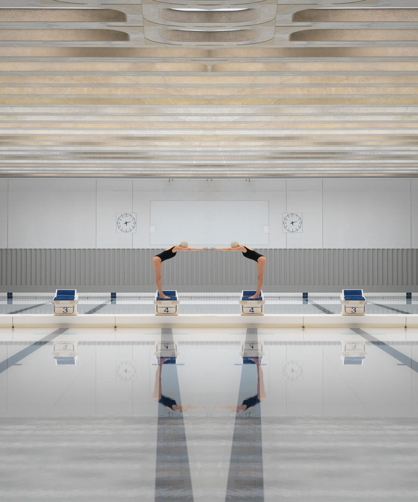 maria svarbova photographs swimmers in london photo london