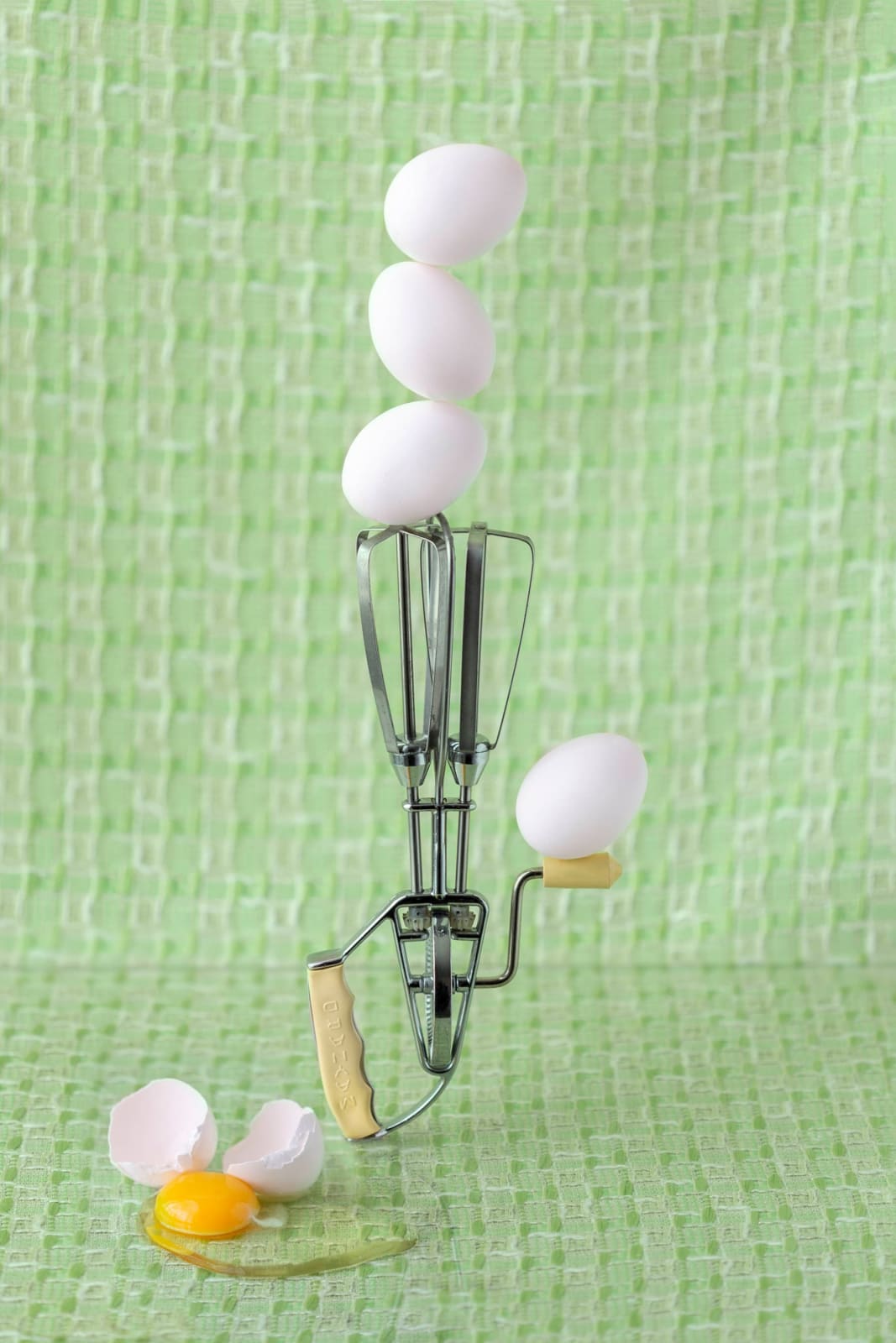 jp terlizzi photo pf balancing eggs on an hand mixer