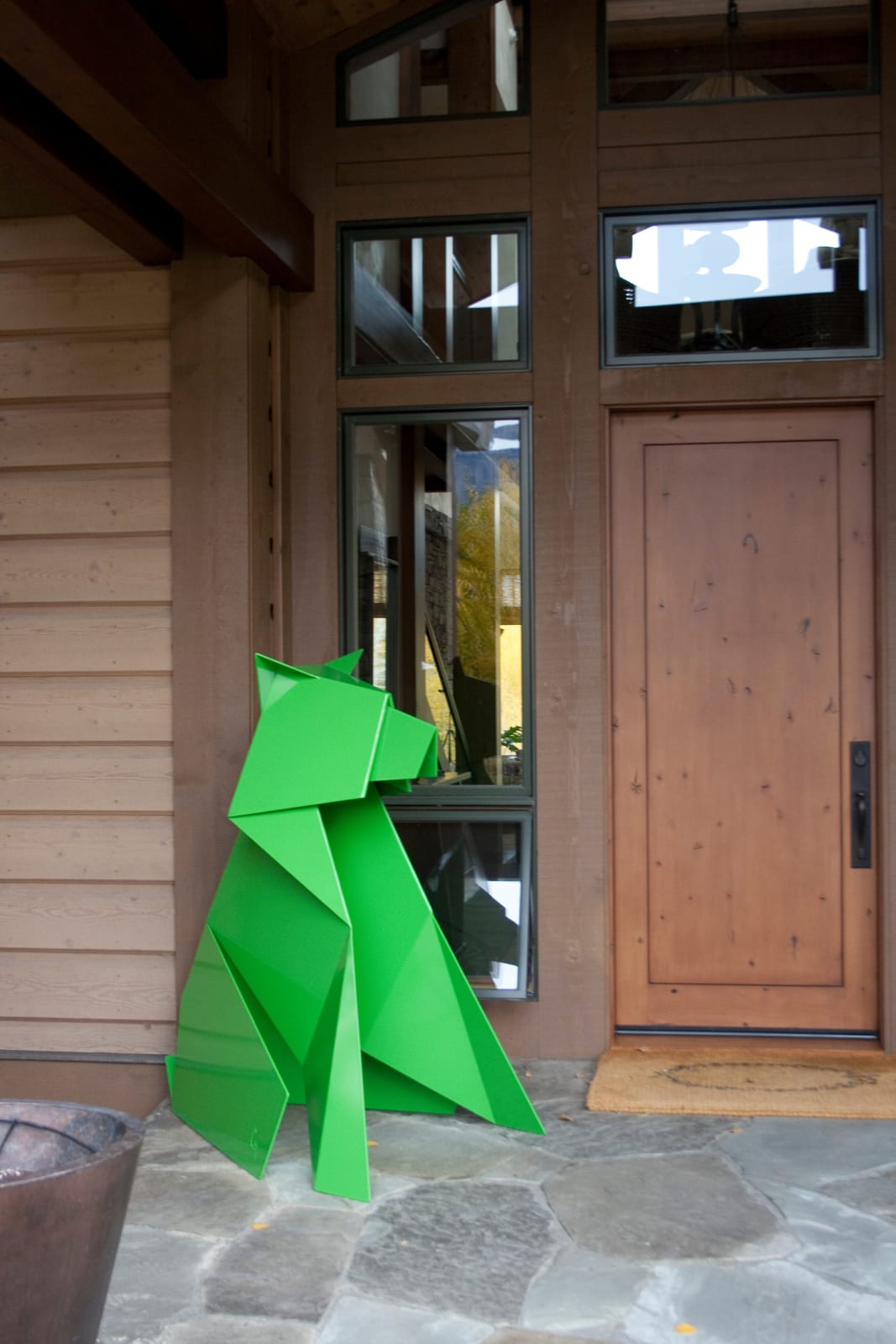 Gerardo hacer steel origami bear in green