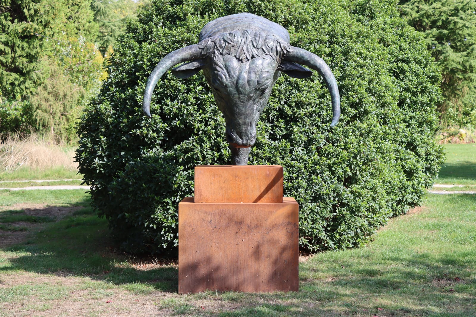 Edward Waites, Monumental Bull's Head
