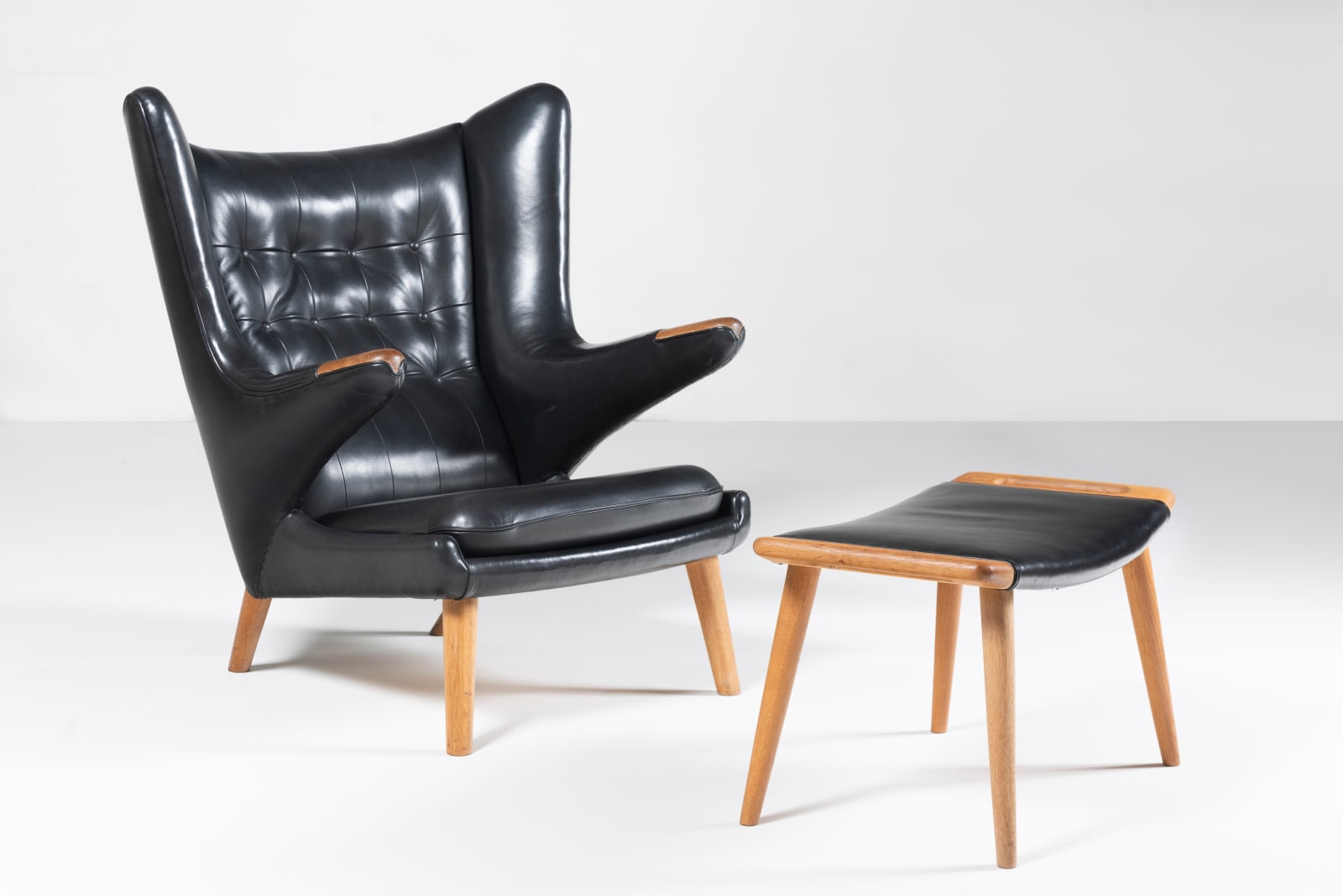 Hans J. Wegner, Papa bear and stool, 1951