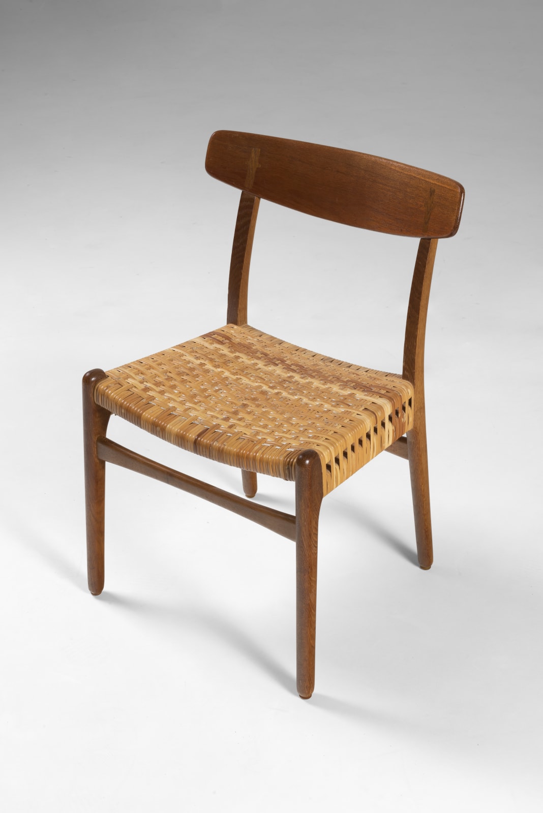 Hans J. Wegner, Set of eight chairs, 1950 | Gokelaere & Robinson