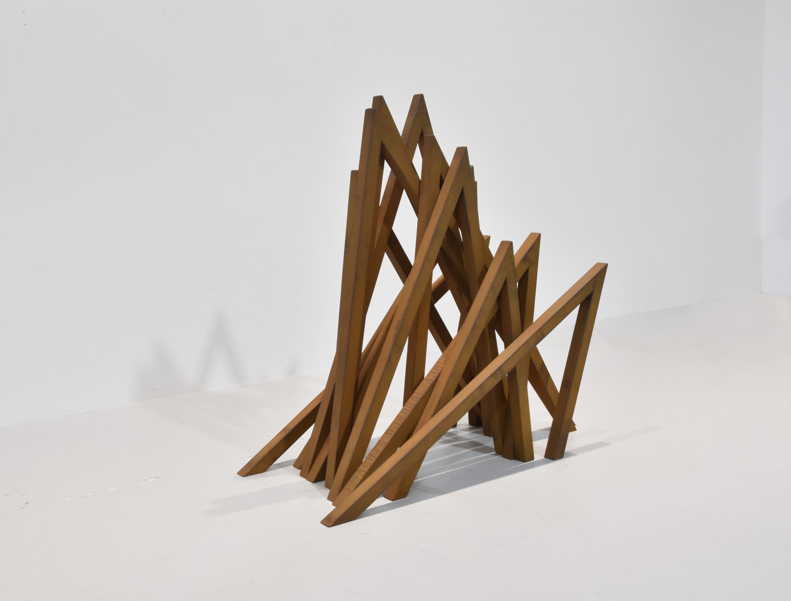 Bernar Venet, 12 Acute Unequal Angles, 2019