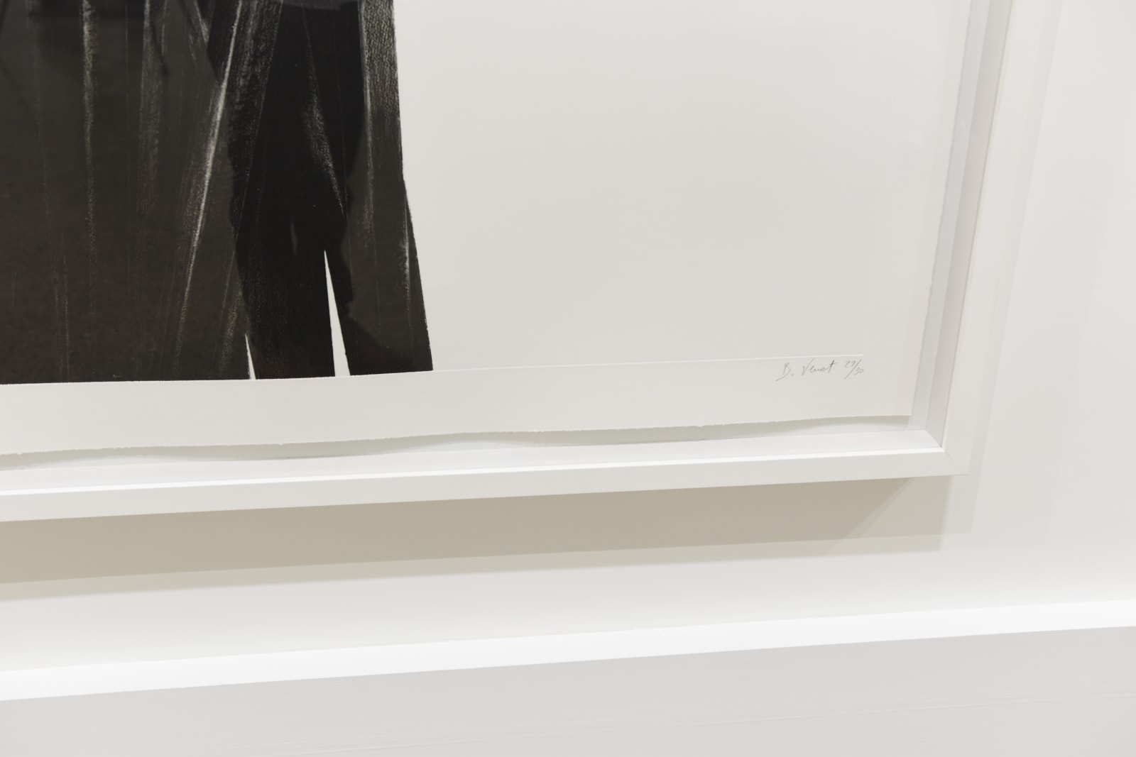 Bernar Venet, Acute Unequal Angles, 2017