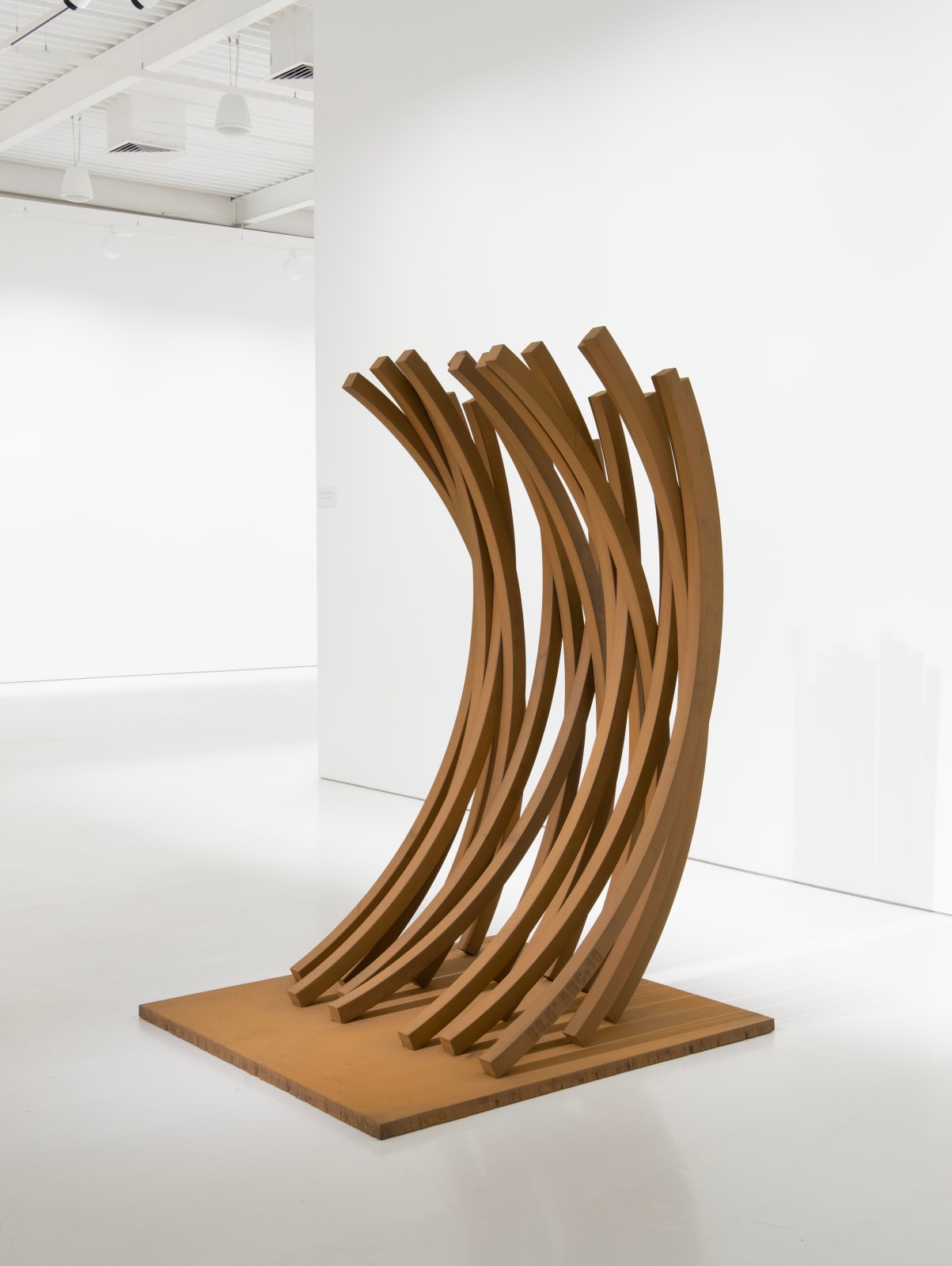 Bernar Venet, 88.5° Arc x 19, 2022