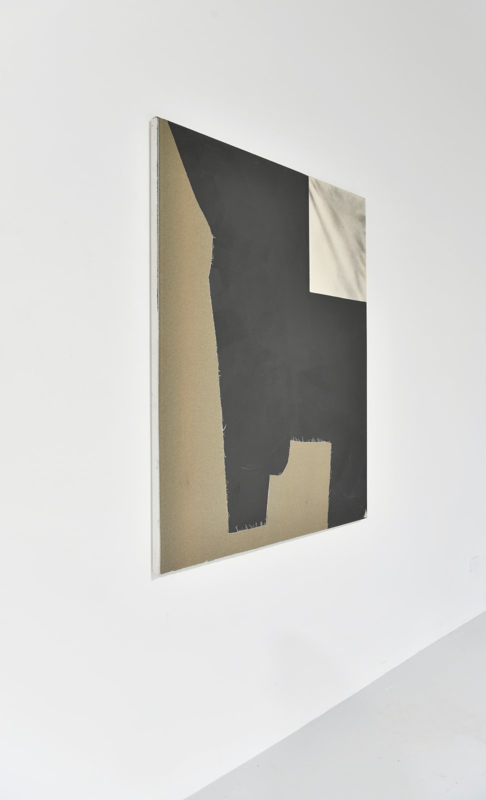 Hugo Koha Lindsay, A hub, in a city, somewhere, 2016