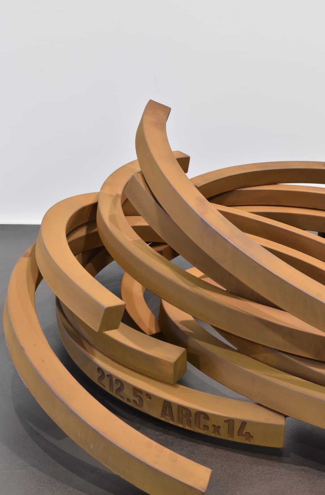 Bernar Venet, Stack: 212.5° Arc x 14, 2023