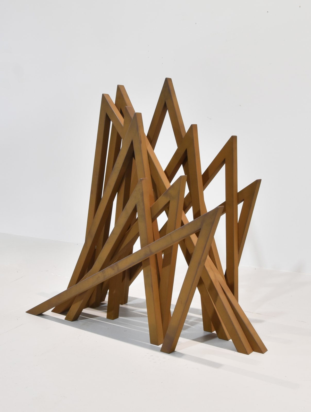Bernar Venet, 12 Acute Unequal Angles, 2019