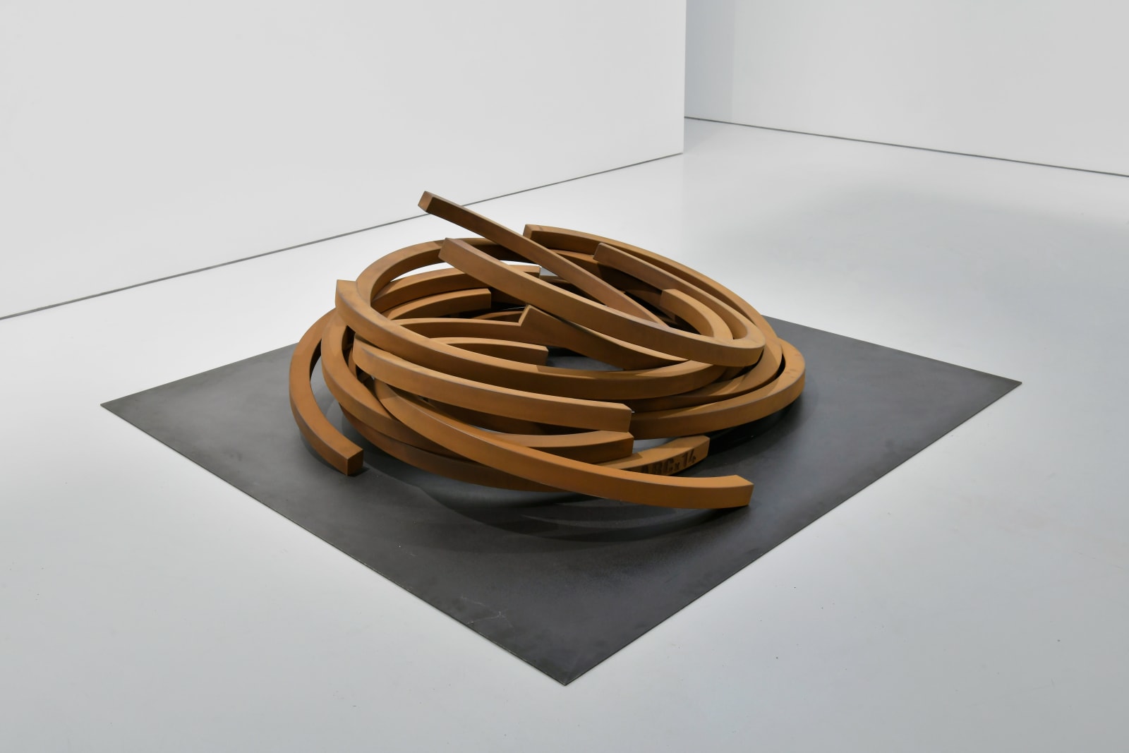 Bernar Venet, Stack: 212.5° Arc x 14, 2023