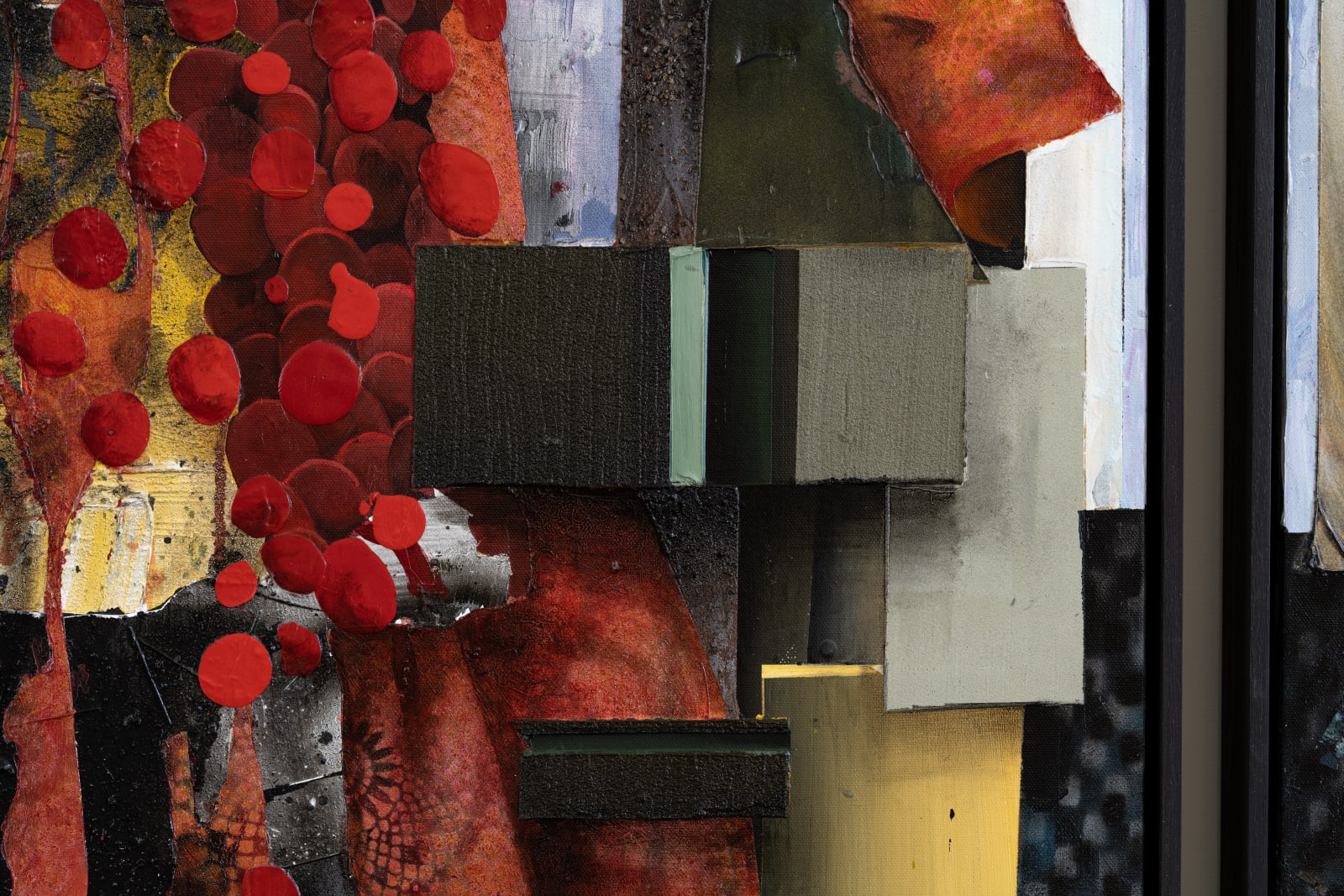 A closer look at one of the patterns present in the painting.