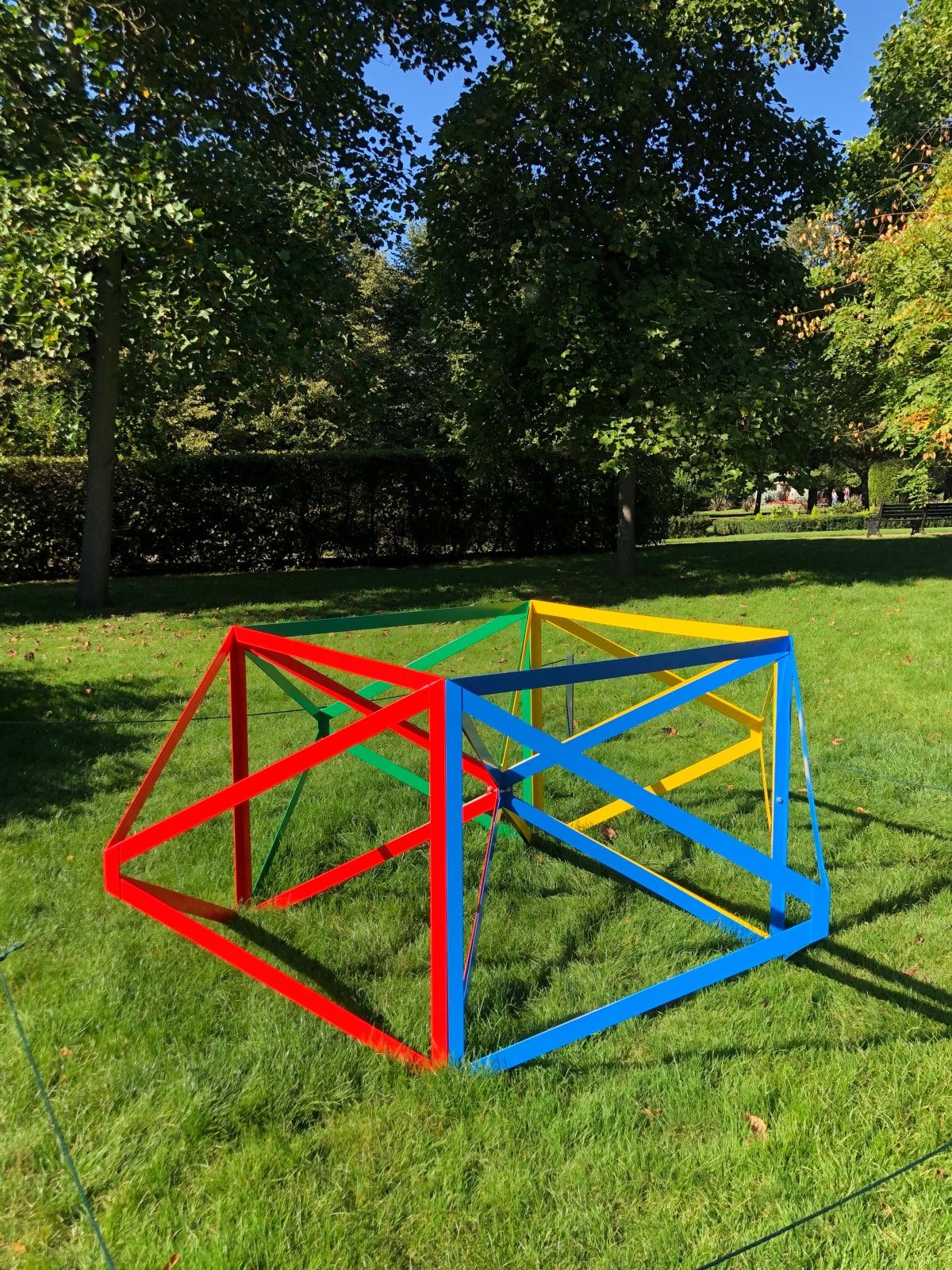 Rasheed Araeen, Lovers in Regent's Park, 2021