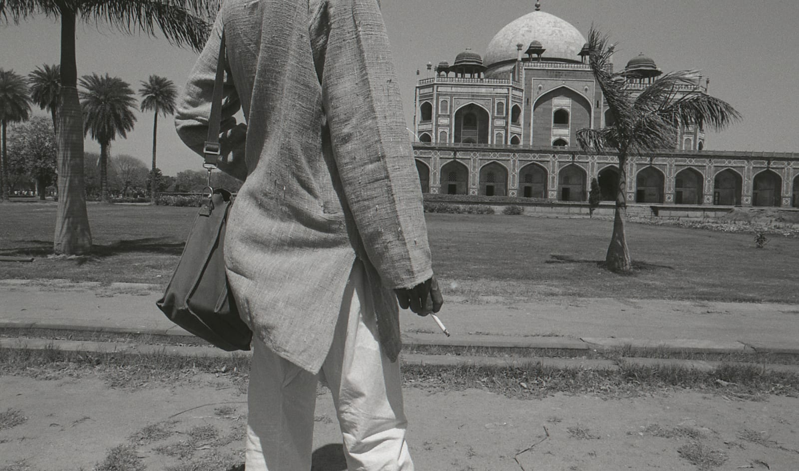 Sunil Gupta, Untitled Humayun's Tomb, 1982