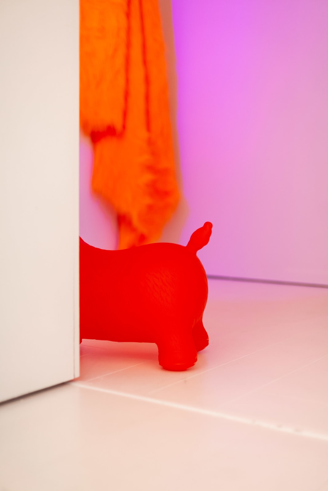 Halle Group, Red Dog, 2022