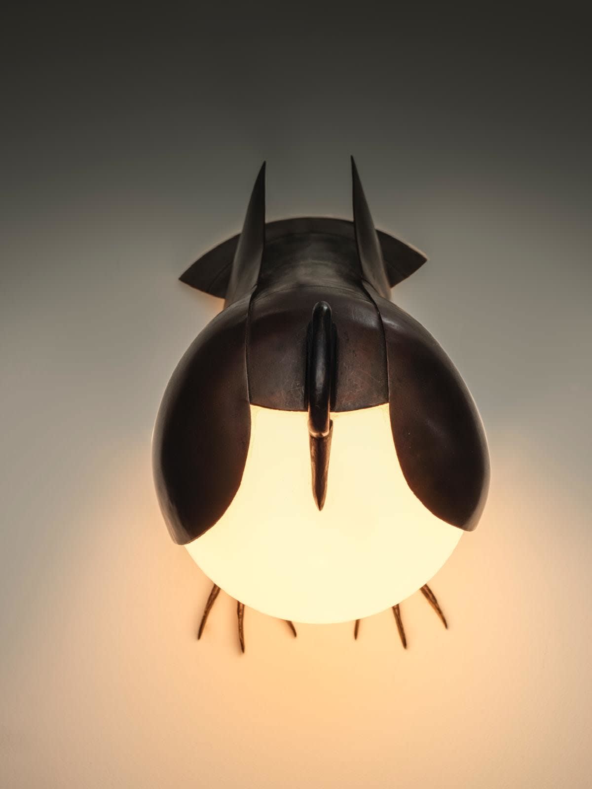 FRANÇOIS-XAVIER LALANNE: Lampe Pigeon, Circa 1991, Bronze patiné, cuivre patiné et opaline