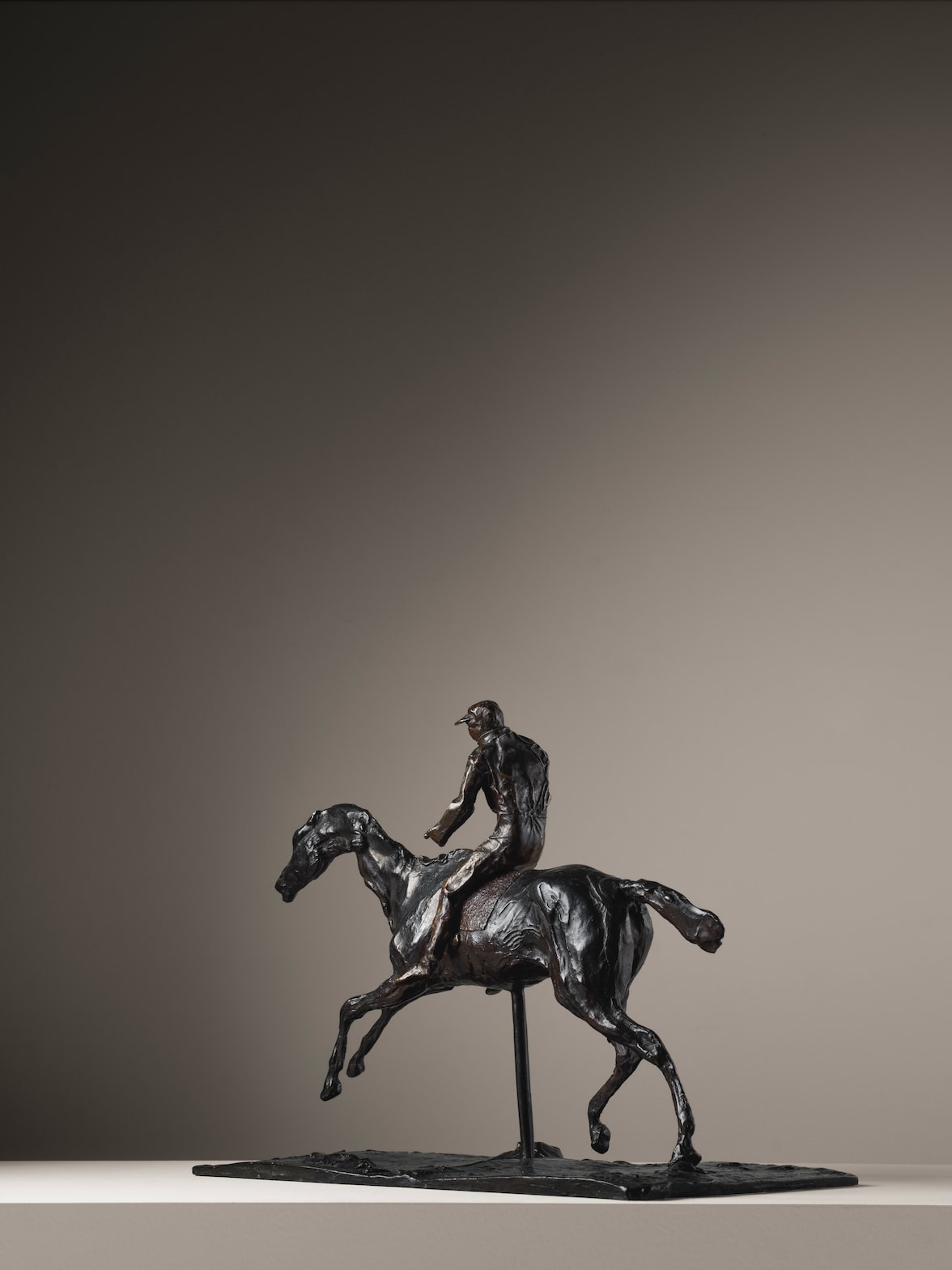 Edgar Degas, Sculpture en bronze, Cheval au Galop sur le Pied Droit, le Pied Gauche Arrière Seul Touchant Terre ; Jockey Monté sur le Cheval