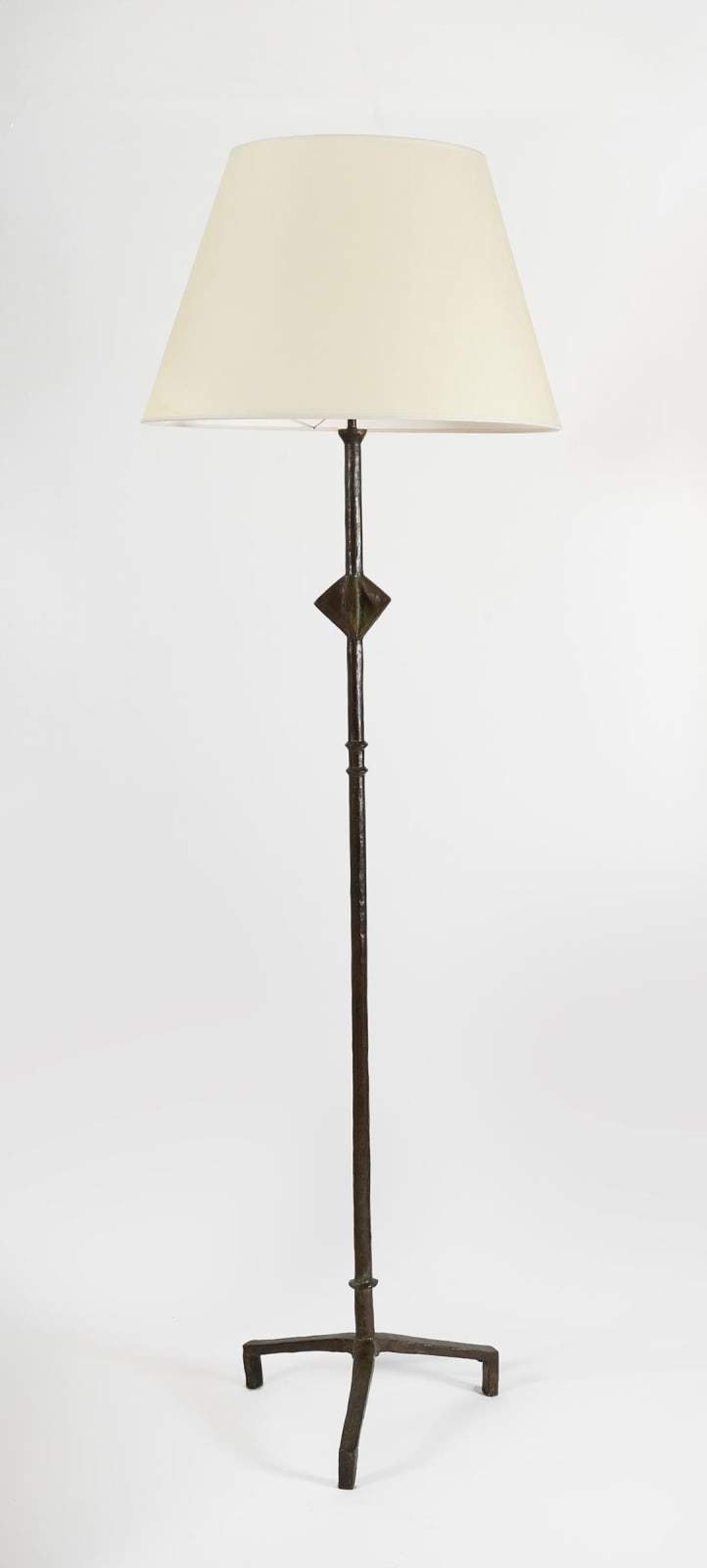 ALBERTO GIACOMETTI: Lampadaire Etoile, circa 1936, Bronze