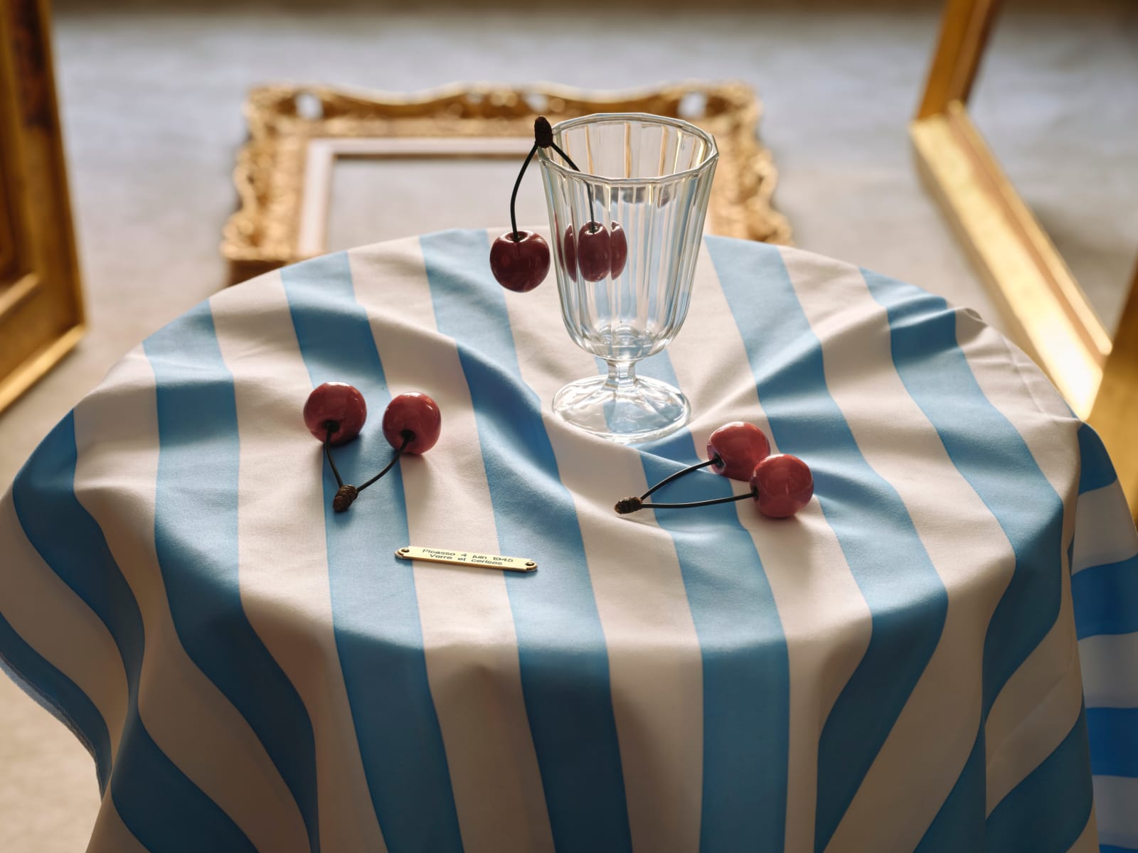 PABLO PICASSO, Verre et Cerises, 1945