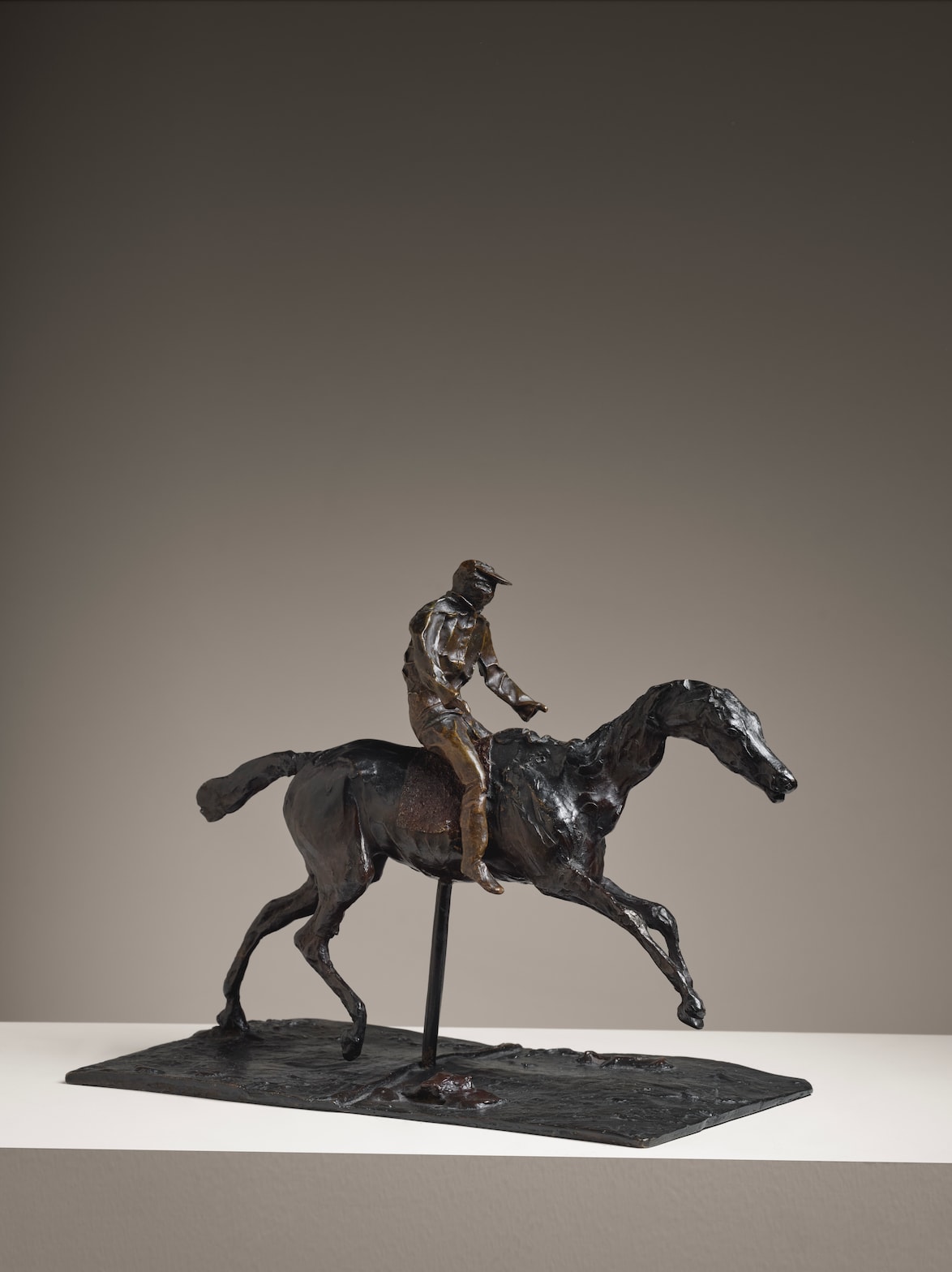 Edgar Degas, Sculpture en bronze, Cheval au Galop sur le Pied Droit, le Pied Gauche Arrière Seul Touchant Terre ; Jockey Monté sur le Cheval