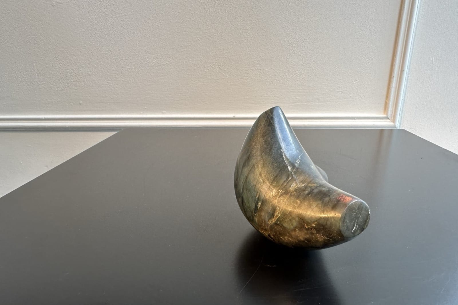 Guy Stevens, Shiny blue three, 2023