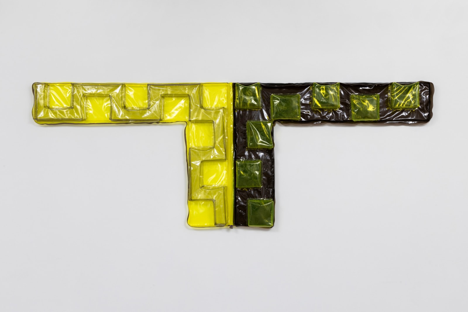Alina Tenser, L Shaped Layout, 2023
