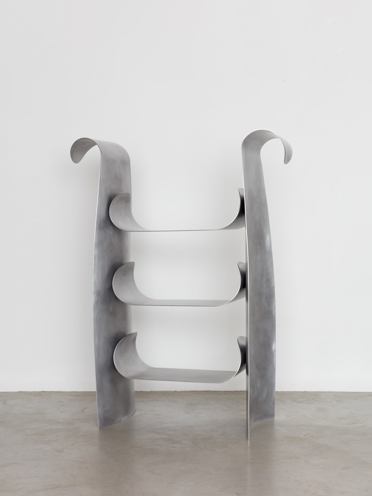 Yoon Shun, Waves in object, Shelf L, 2024
