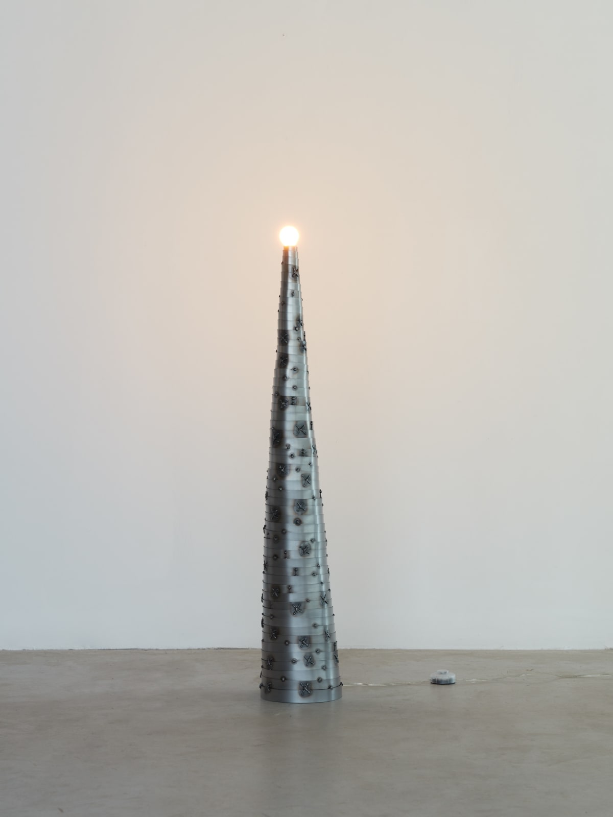 Yoon Shun, Orbit stand light M, 2024