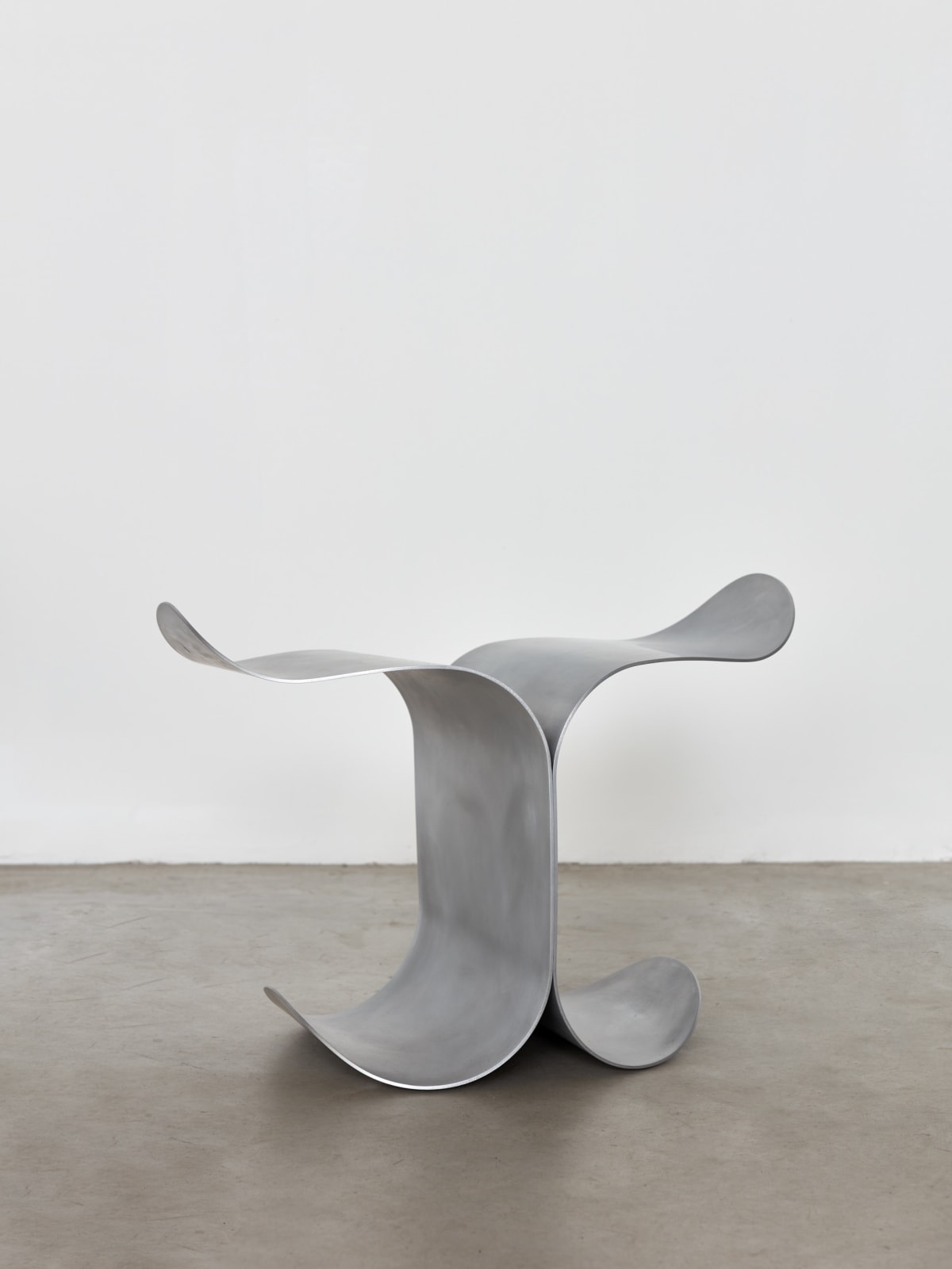 Yoon Shun, Waves in object, Side table S, 2024