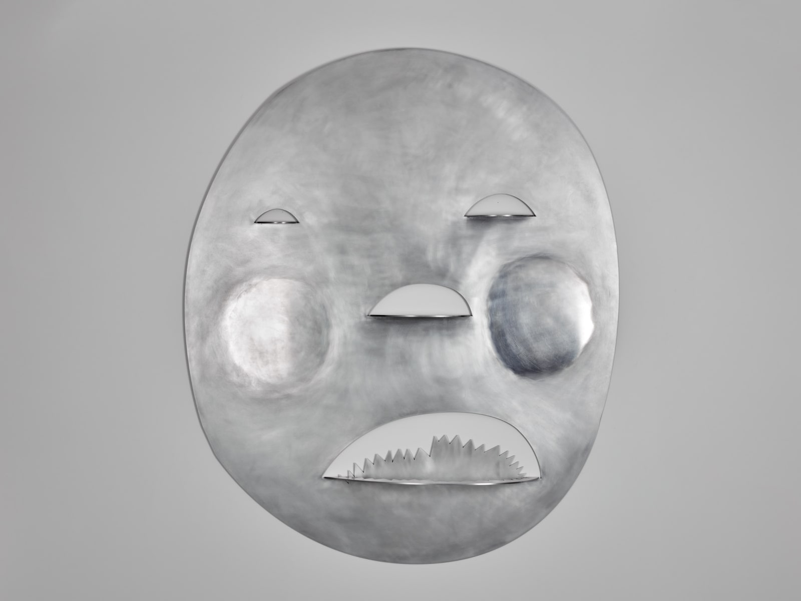 Yoon Shun, Fffffolding mask shelf , 2024