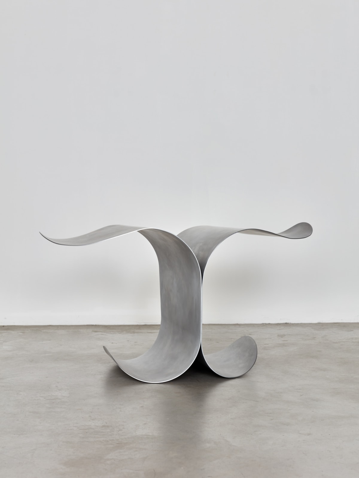Yoon Shun, Waves in object, Side table L, 2024