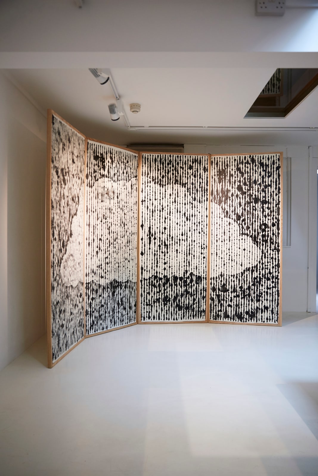 Peter Randall-Page, Raincloud Screen , 2015