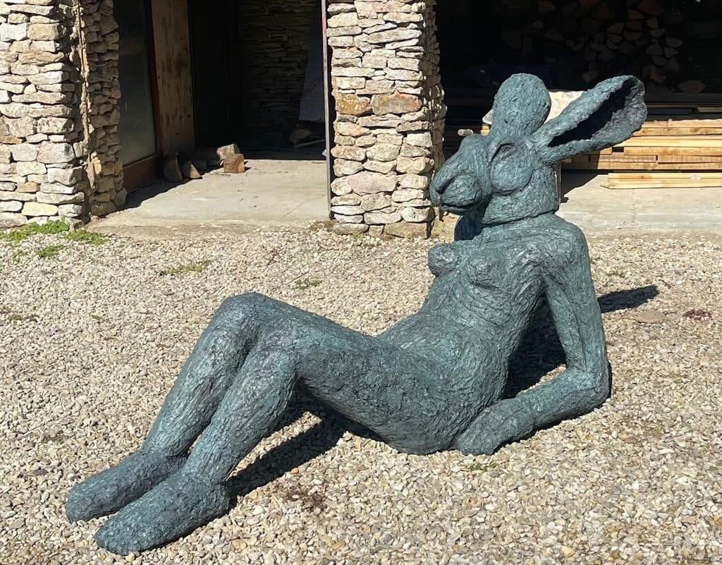 Sophie Ryder, Reclining Ladyhare, 2020