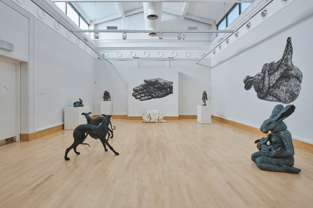 Sophie Ryder, Kneeling Mother and Baby, 2020