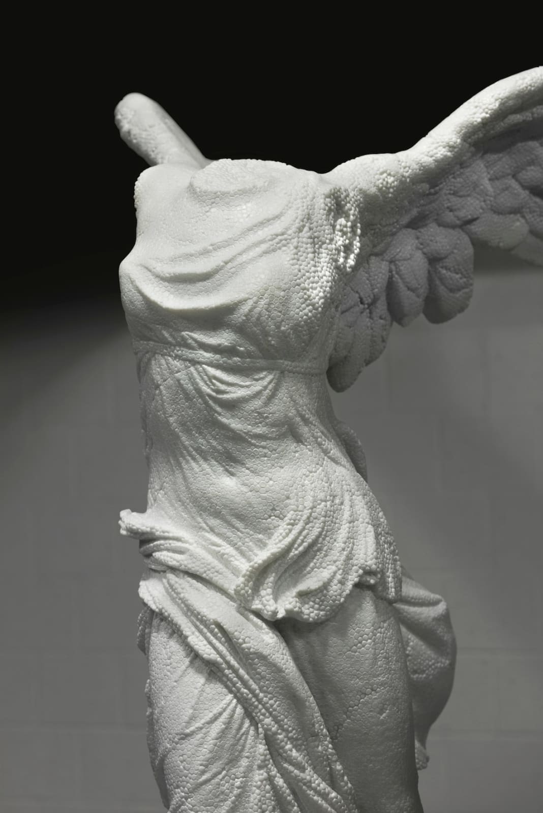 Fabio Viale, Nike, 2017