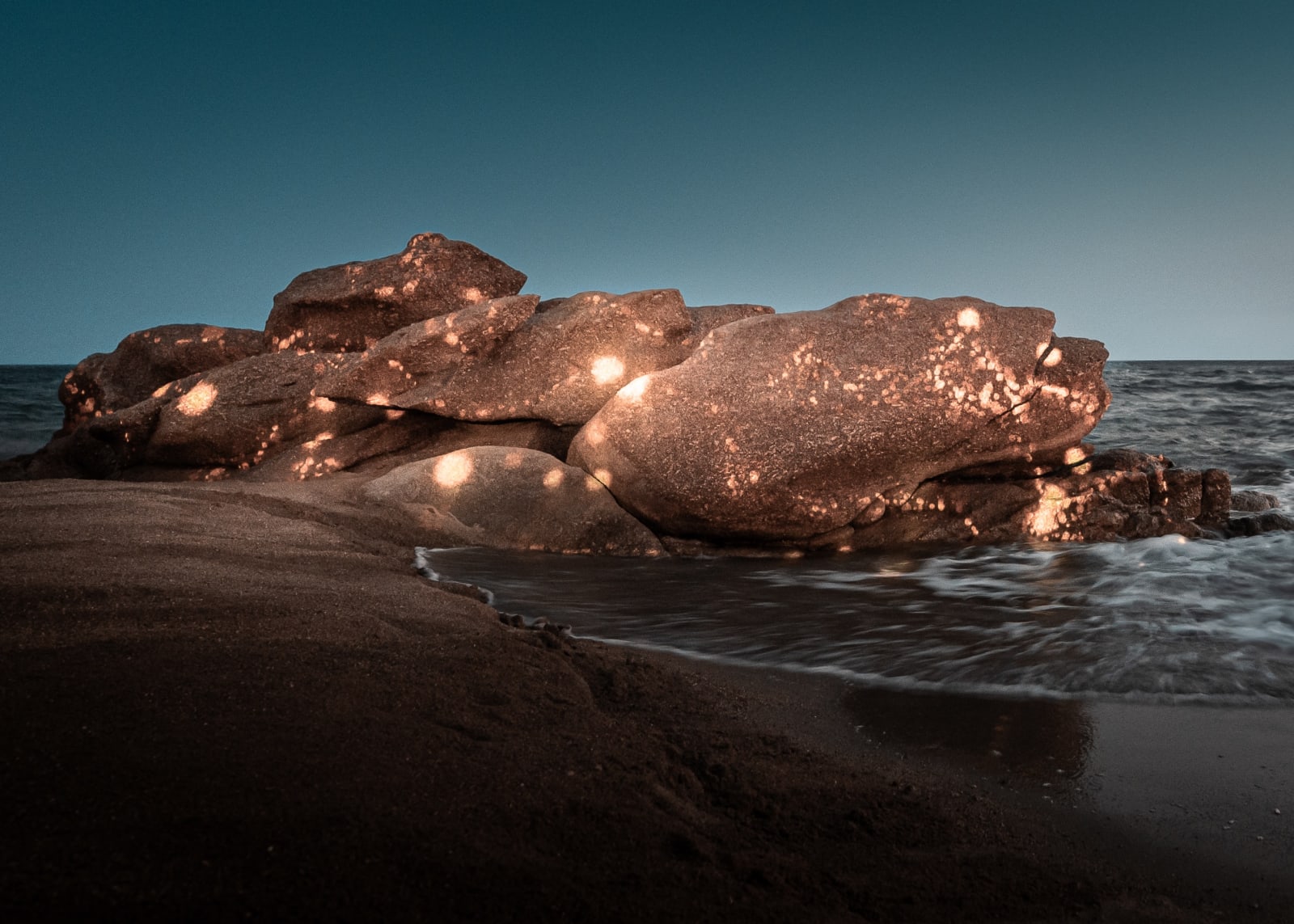 Philipp Frank, Mykonos Lightcodes #21, 2025