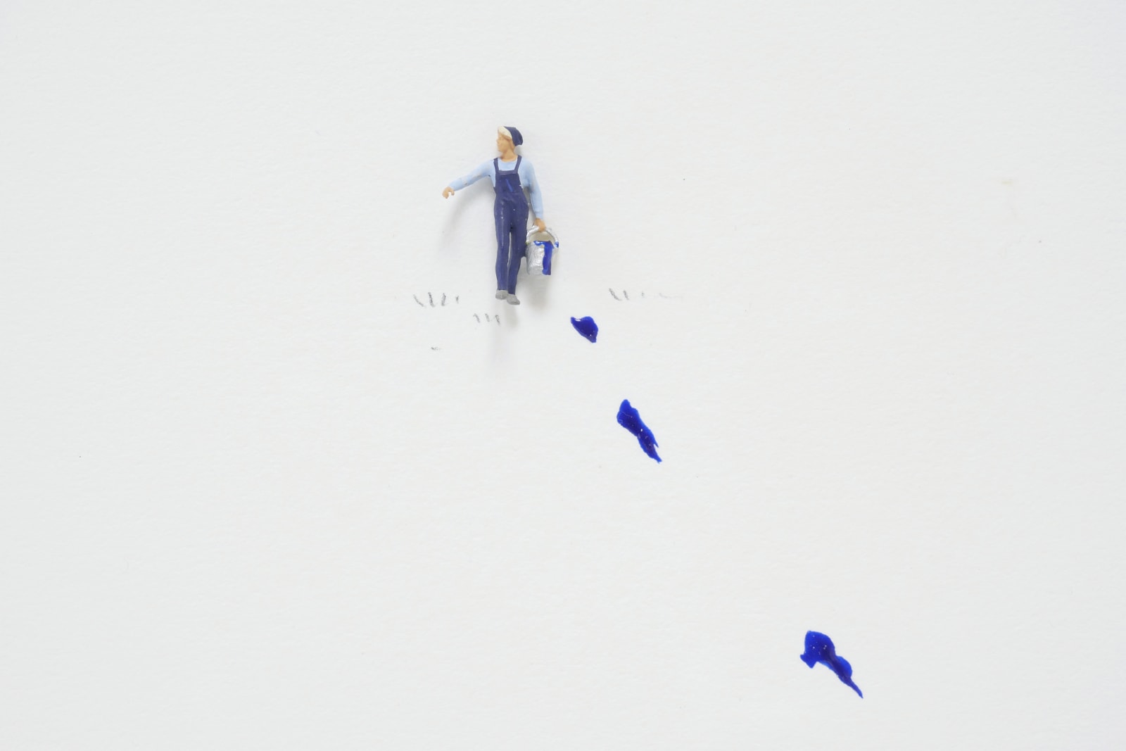 Liliana Porter, To Spill Blue, 2022