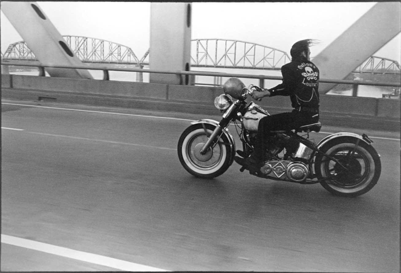 Danny Lyon, Crossing the Ohio, Louisville, 1966