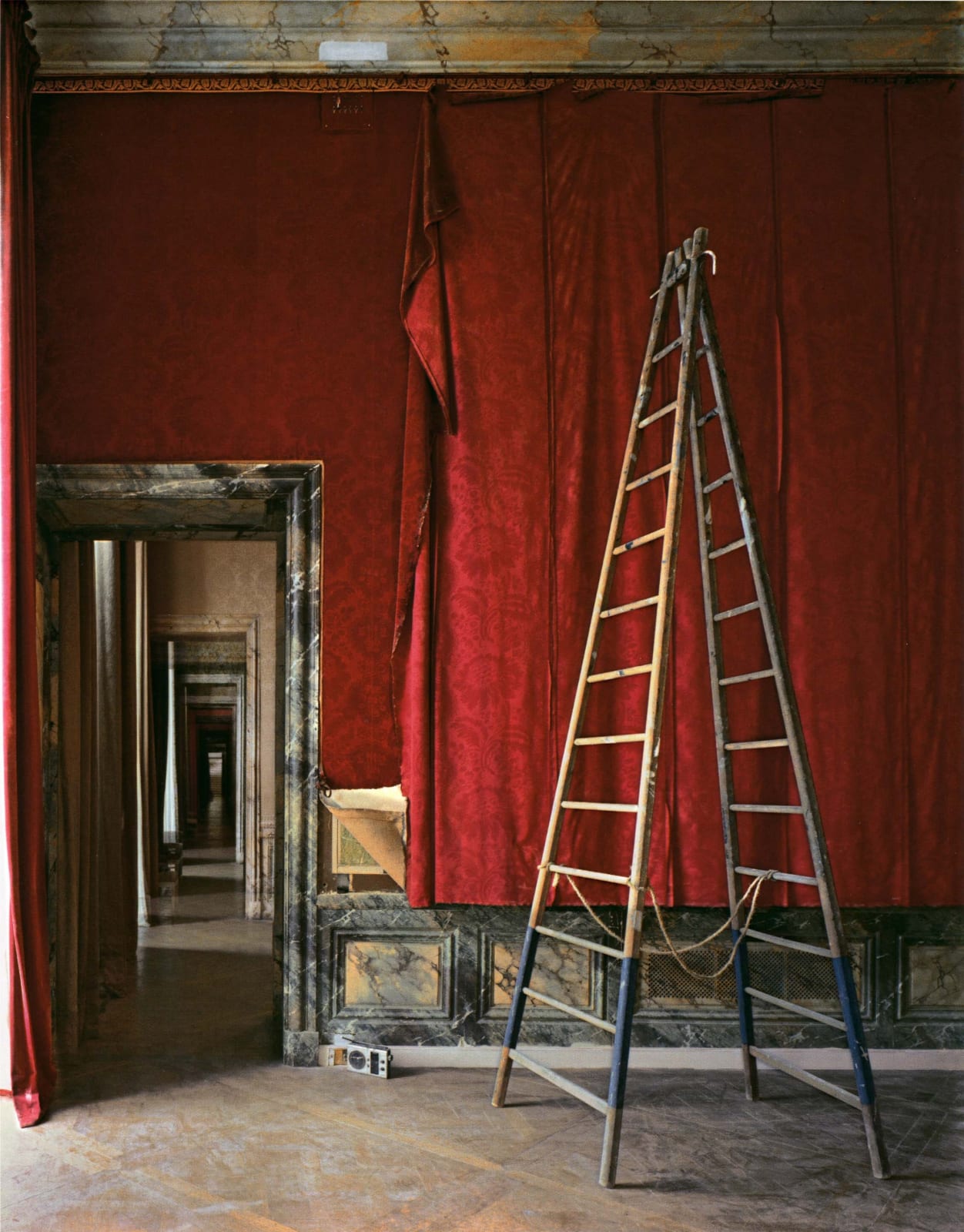 Robert Polidori, Salle d’Introduction aux Galeries Historiques, (2)ANR.01.002, Salle du XVII, AIle du Nord - RdC, Versailles, 1985