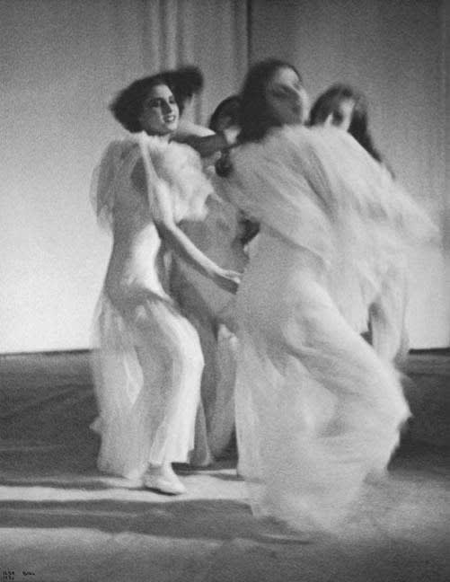 Ilse Bing photograph of our dancers in the Ballet Errante wearing white