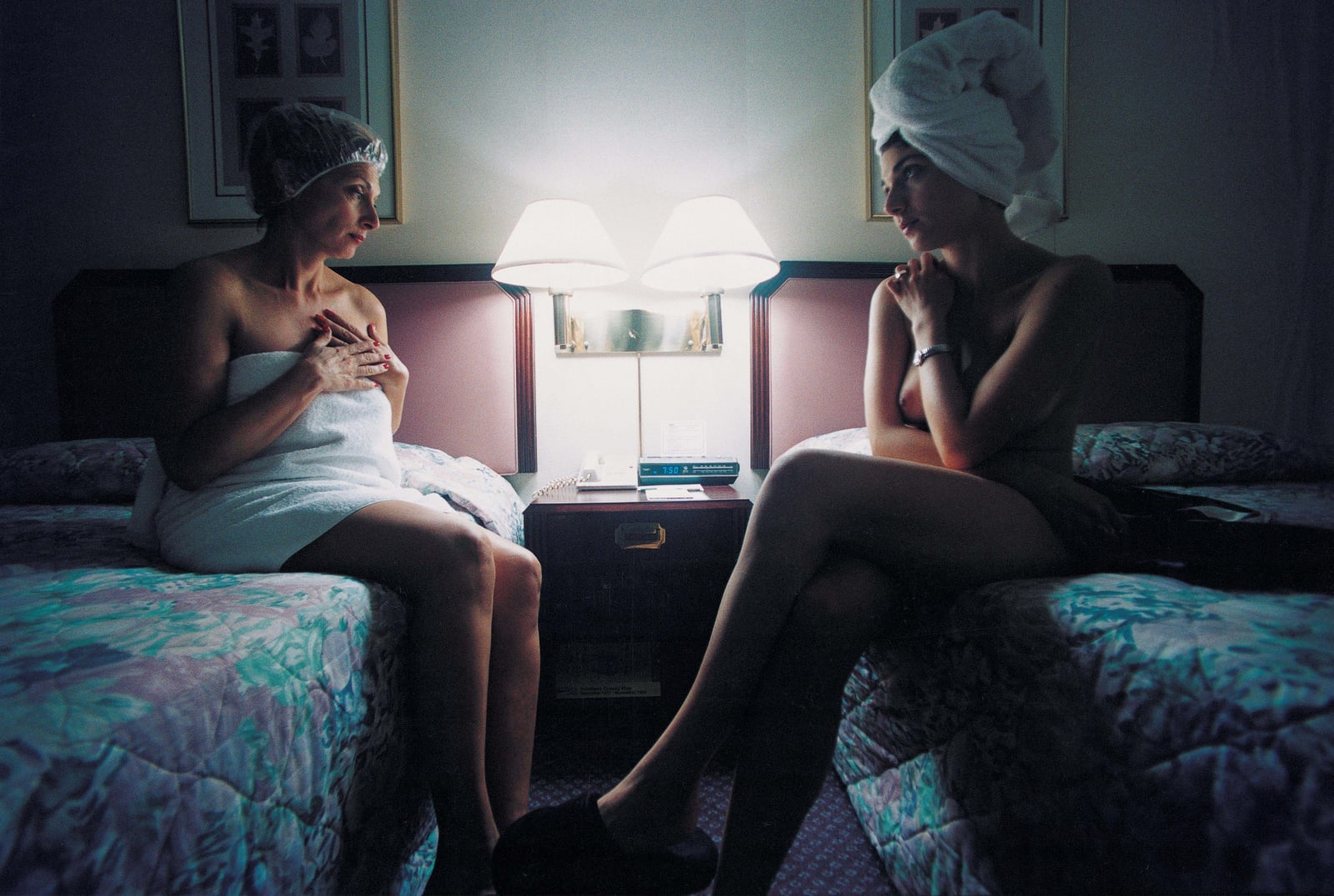 Elinor Carucci, Mother and I in hotel room, 1998