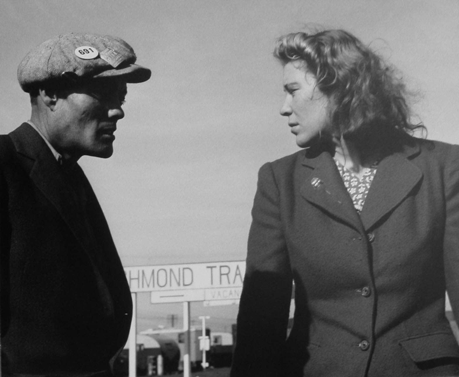 Dorothea Lange, Argument in Trailer Court, 1944