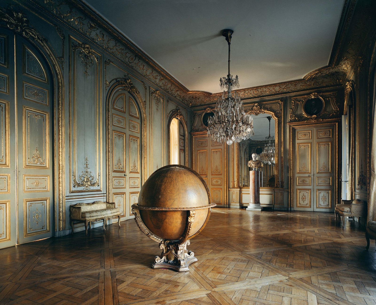Michael Eastman, Globe, Paris, 2010
