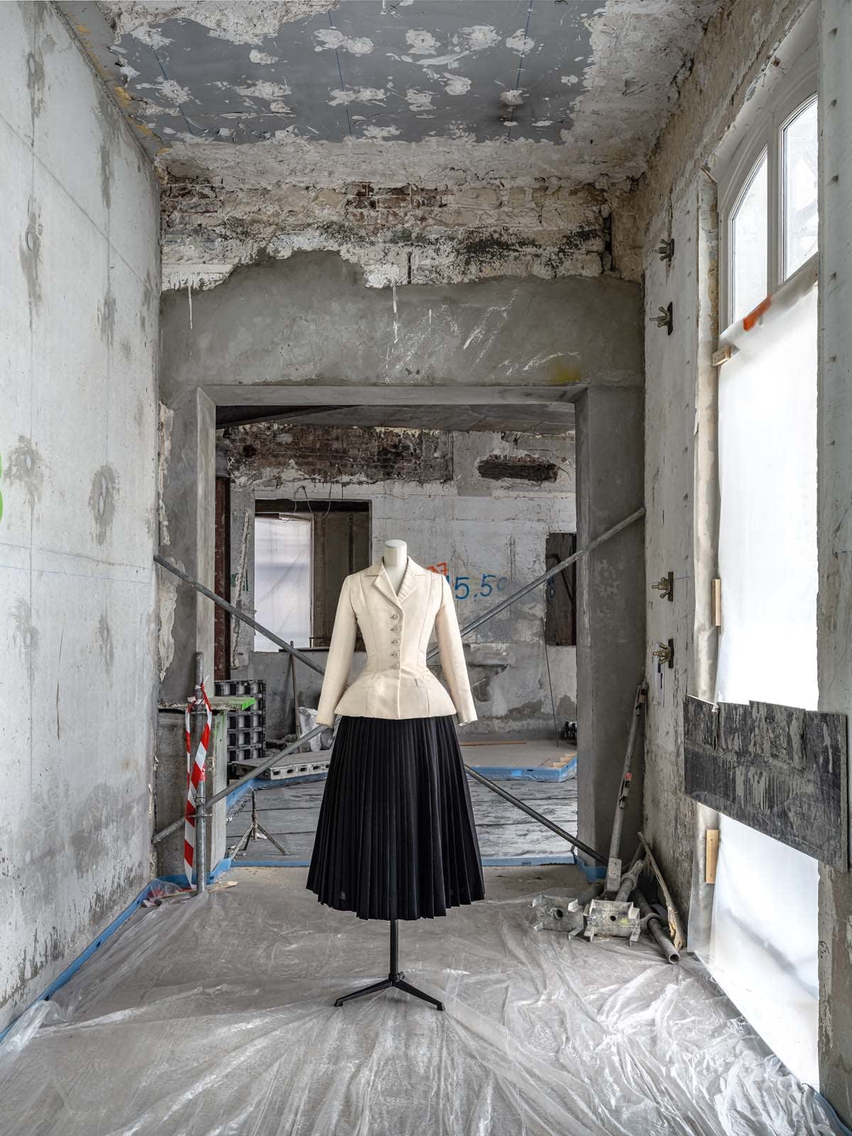 Christian Dior blazer and skirt on bust in Dior Montaigne Ave flagship during reconstruction by Robert Polidori