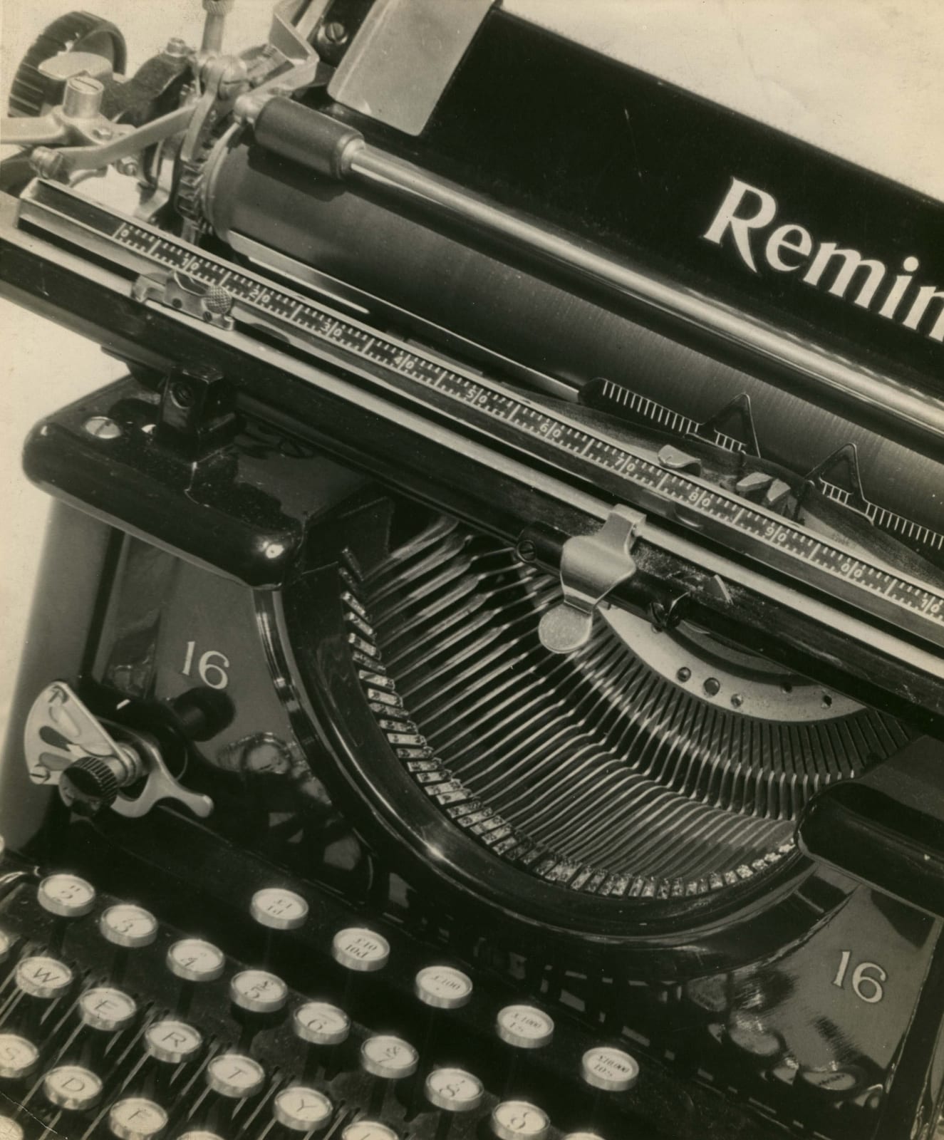 Man Ray, Typewriter, c. 1925